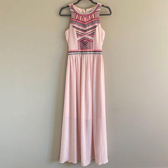 Gianni Bini Dresses & Skirts - Gianni Bini Aztec Print Pink Embroidered Dress